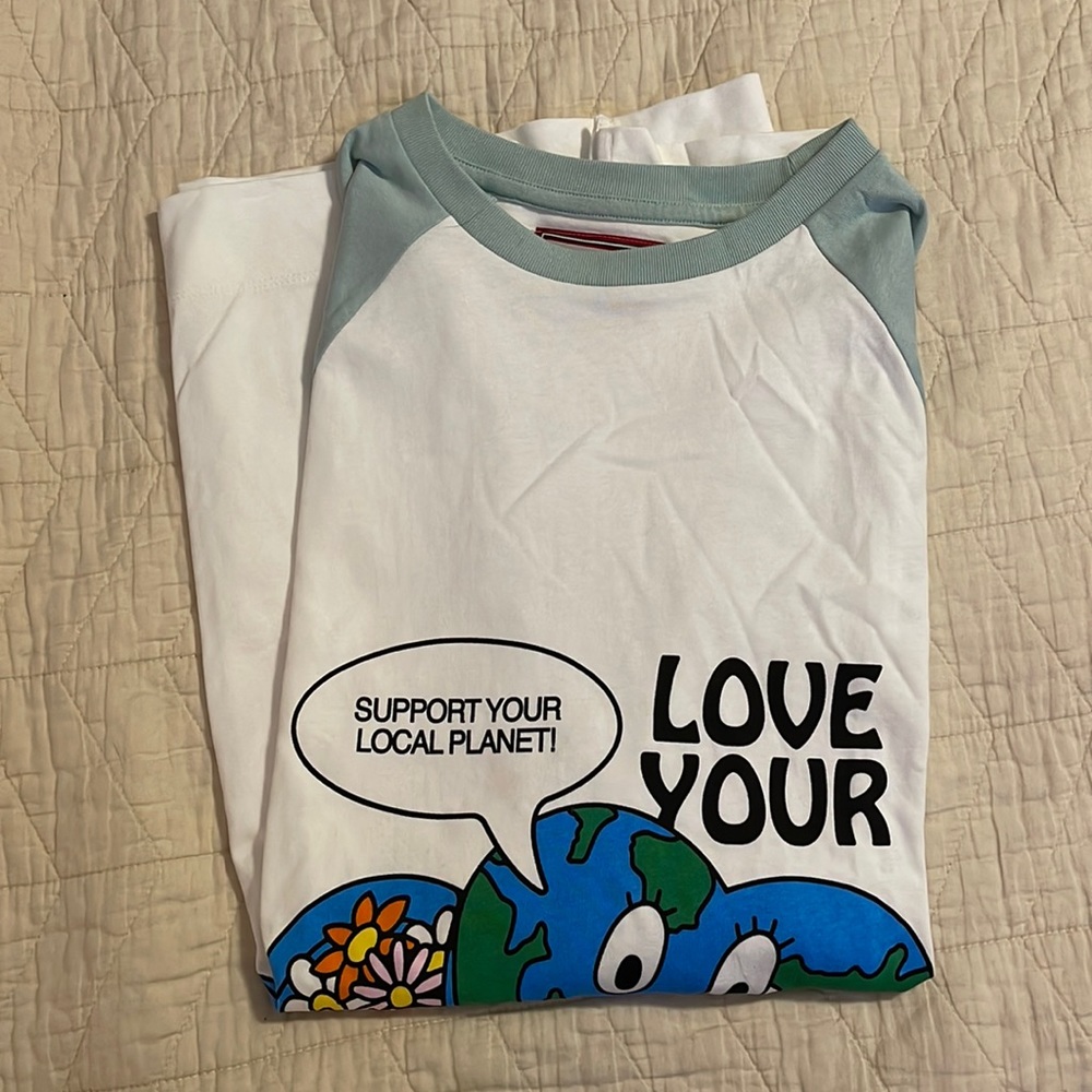 Brand New Never Worn CHNGE Raglan Quarter Sleeve Shirt